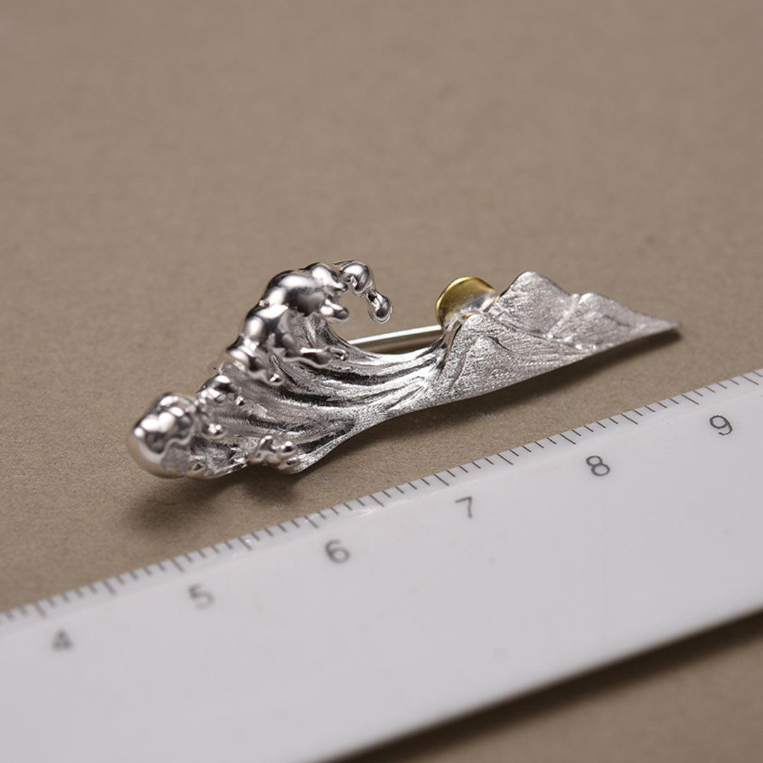 Wave-Brooch-By-Yonandole_2