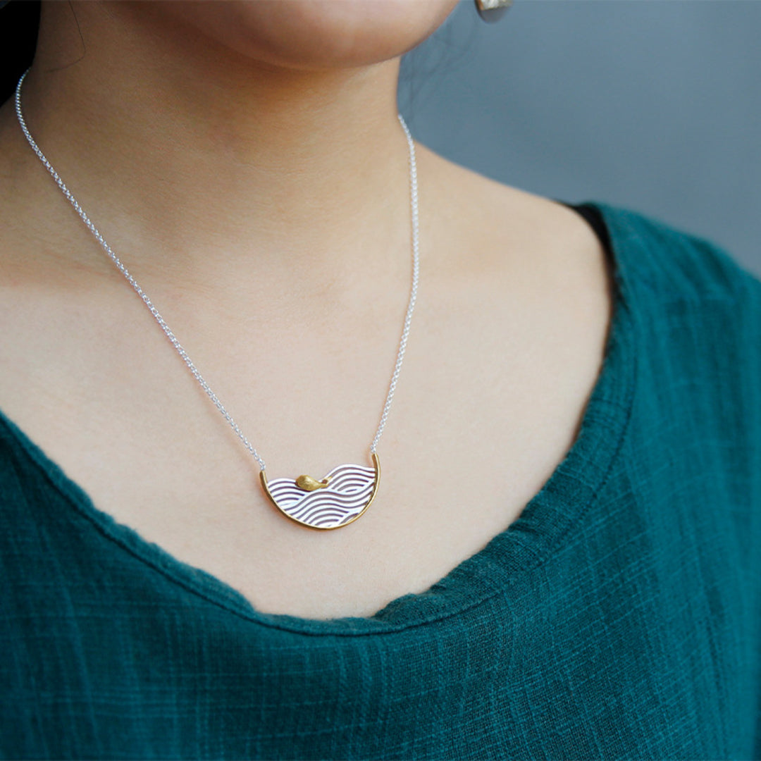Whale-In-The-Sea-Pendant-Necklace-By-Yonandole_7