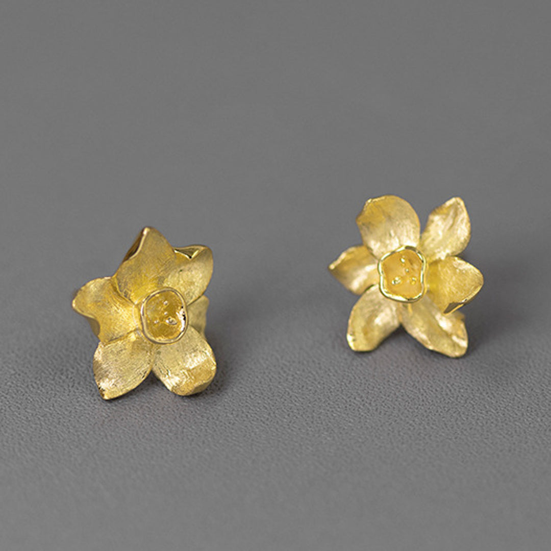 Wild-Narcissus-Flower-Earrings-By-Yonandole_8