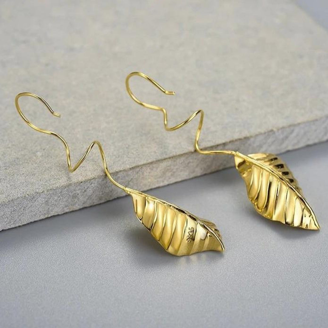 Wire-Earrings-With-Falling-Leaf-By-Yonandole_3