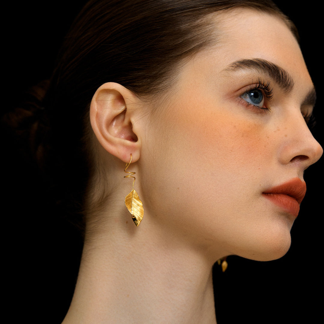 Wire-Earrings-With-Falling-Leaf-By-Yonandole_4