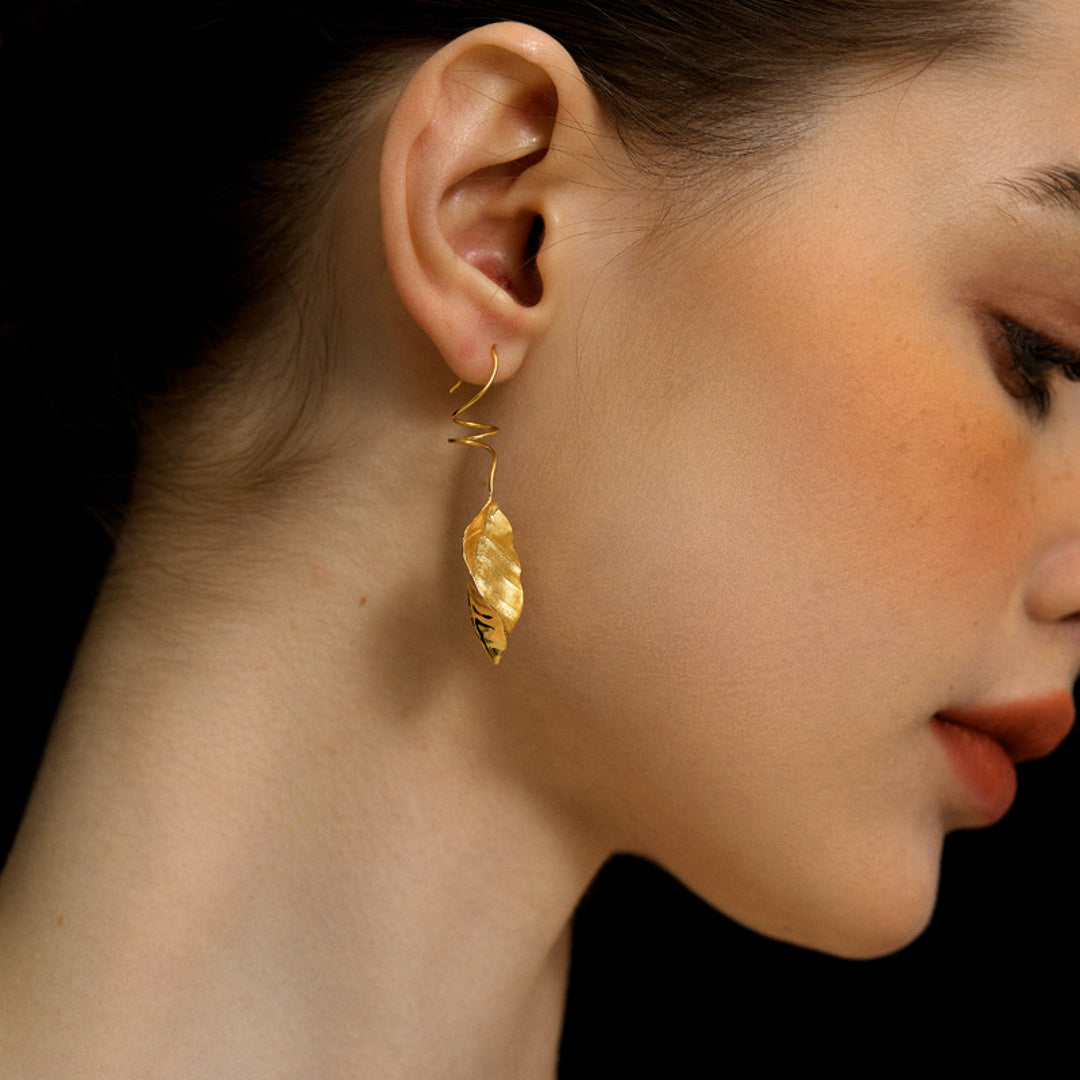 Wire-Earrings-With-Falling-Leaf-By-Yonandole_5