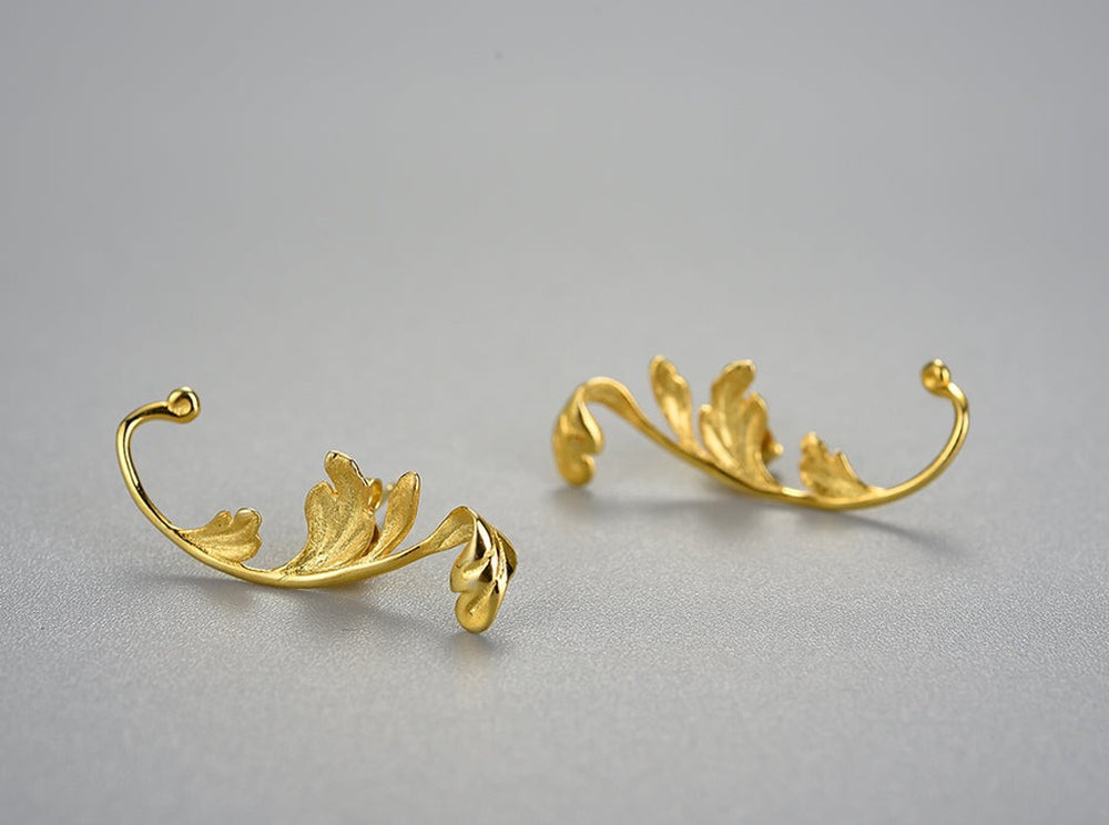 
                  
                    Acanthus-Leaf-Earrings-By-Yonandole_7
                  
                