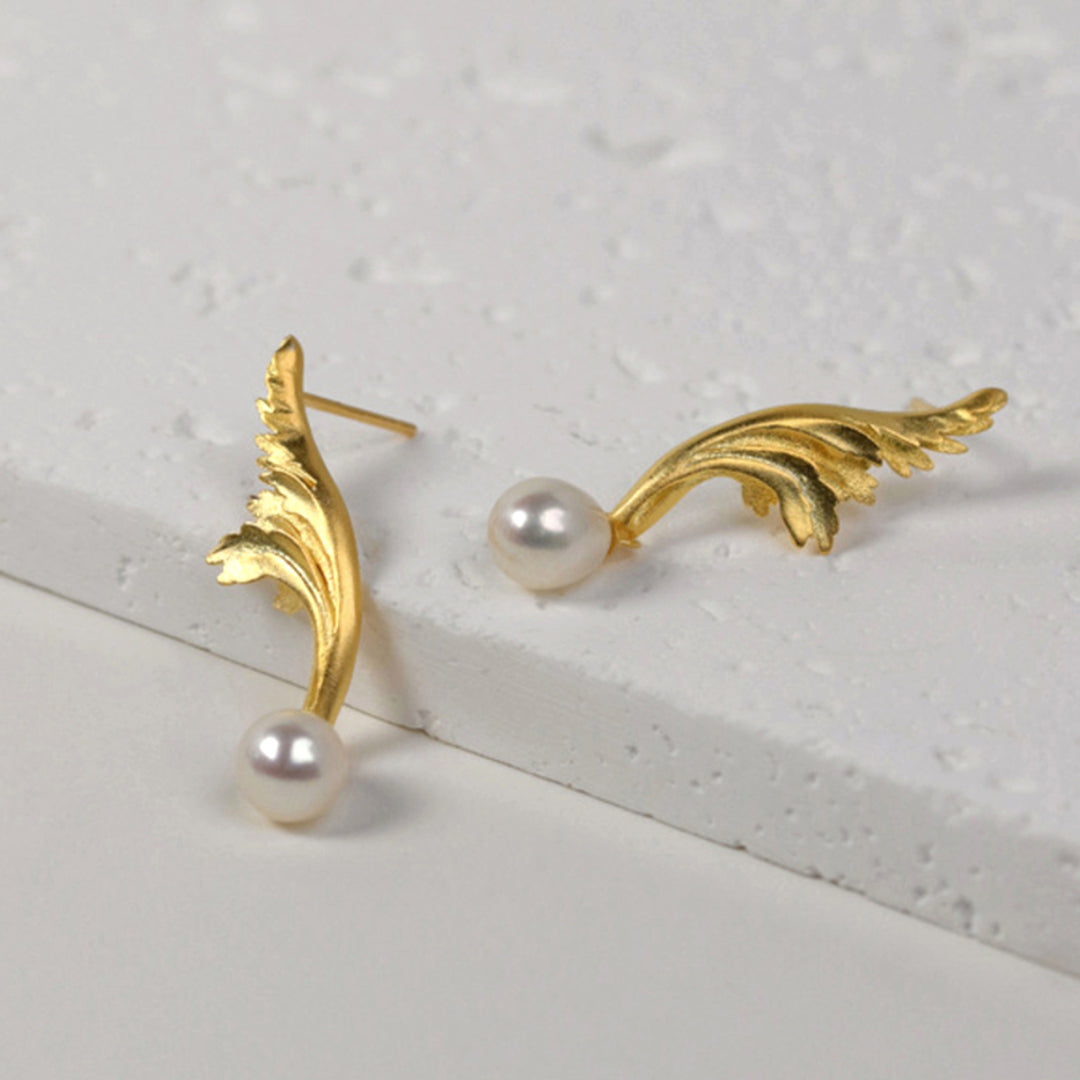 Acanthus-Leaf-With-Pearl-Earrings_4