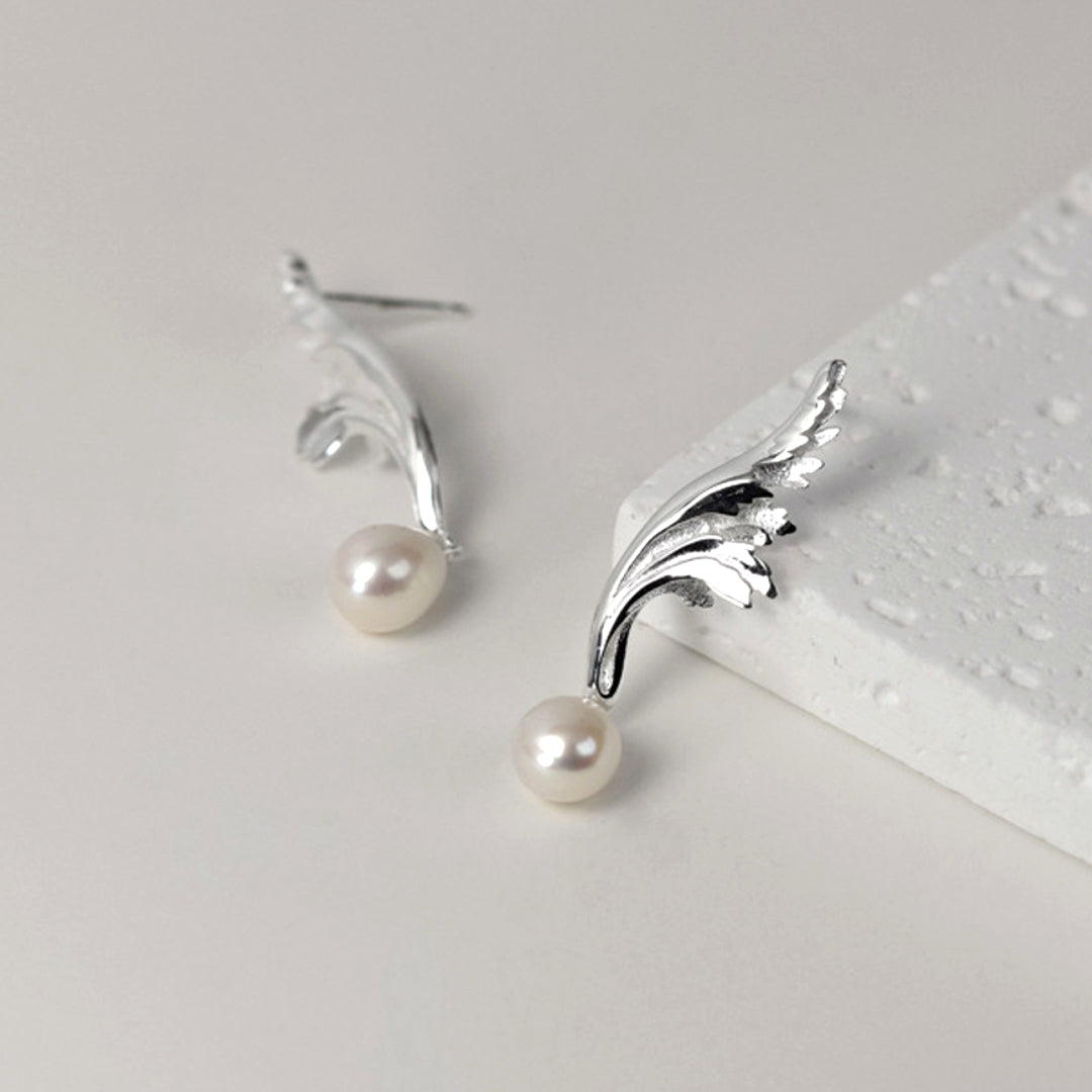 Acanthus-Leaf-With-Pearl-Earrings_6