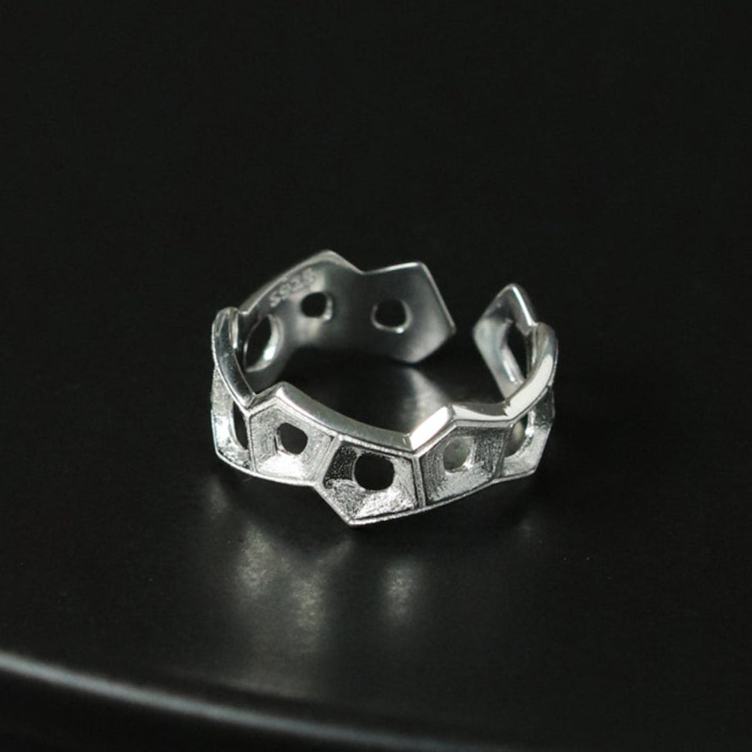 Adjustable-Ring-With-3D-Pattern-By-Yonandole_2