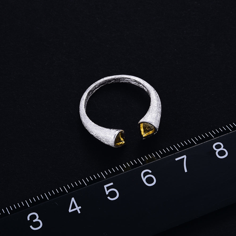 
                  
                    Adjustable-Ring-With-Geometric-Shape-Brushed-By-Yonandole_2
                  
                