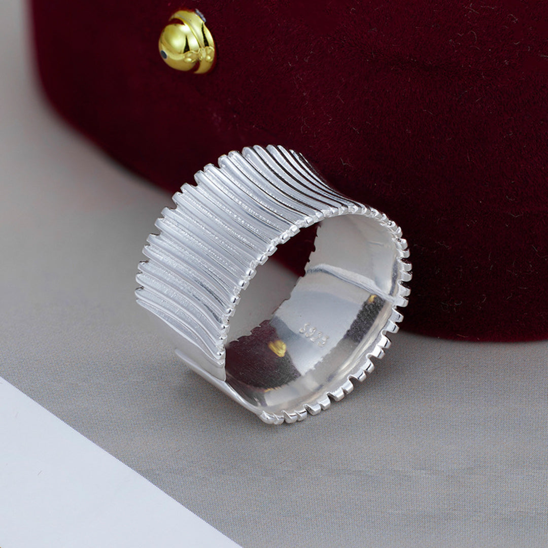 Adjustable-Wide-Ring-With-Pleated-Pattern-By-Yonandole_3