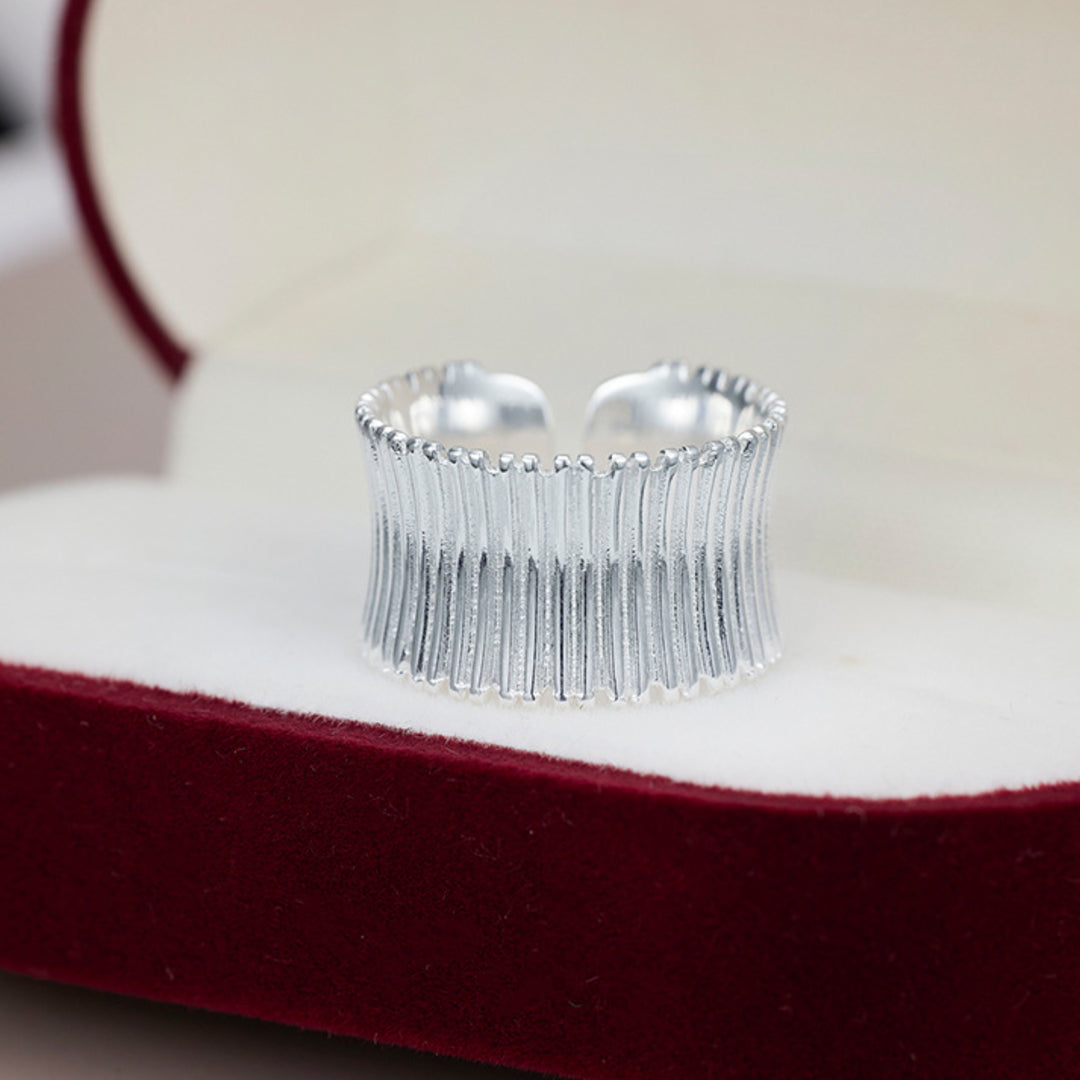 Adjustable-Wide-Ring-With-Pleated-Pattern-By-Yonandole_4