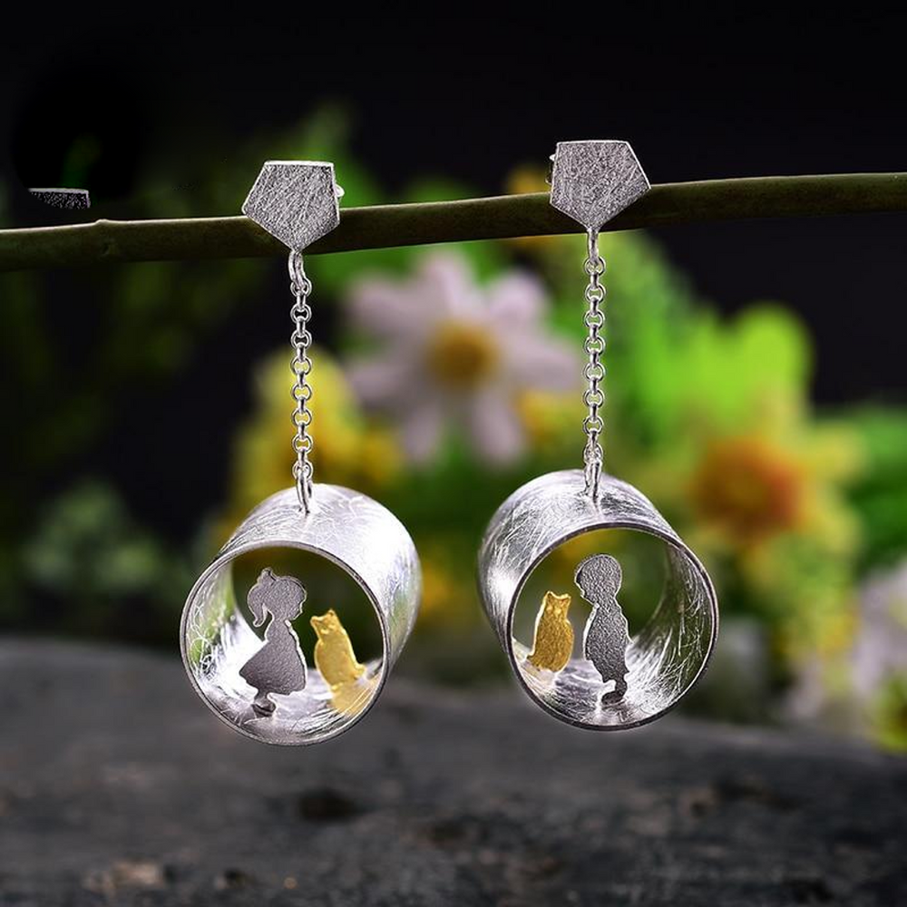 Asymmetric-Dangle-Earrings-With-Cylindrical-Pendant-By-Yonandole_1