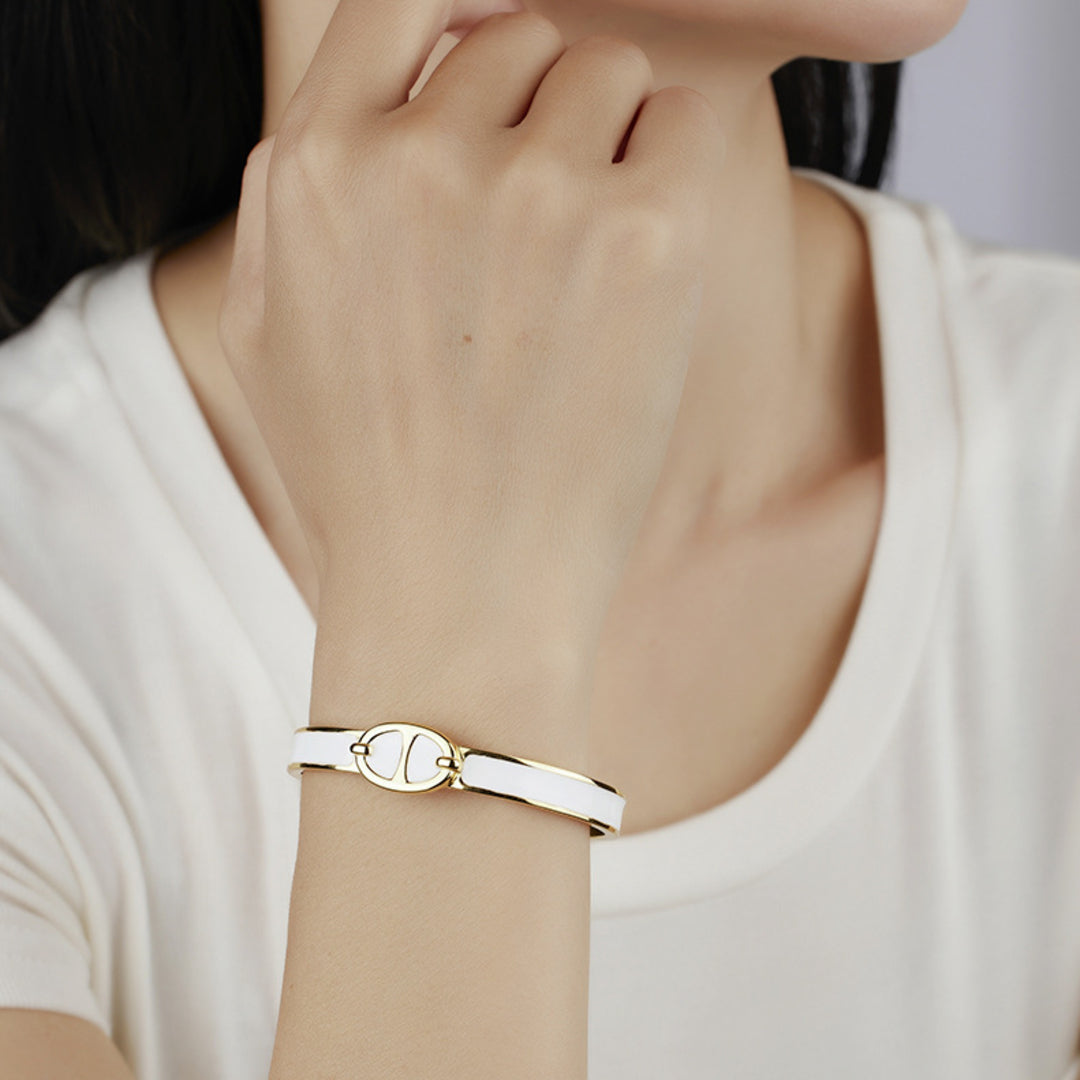 Bangle-With-Anchor-Chain-Design-And-White-Enamel-By-Yonandole_4
