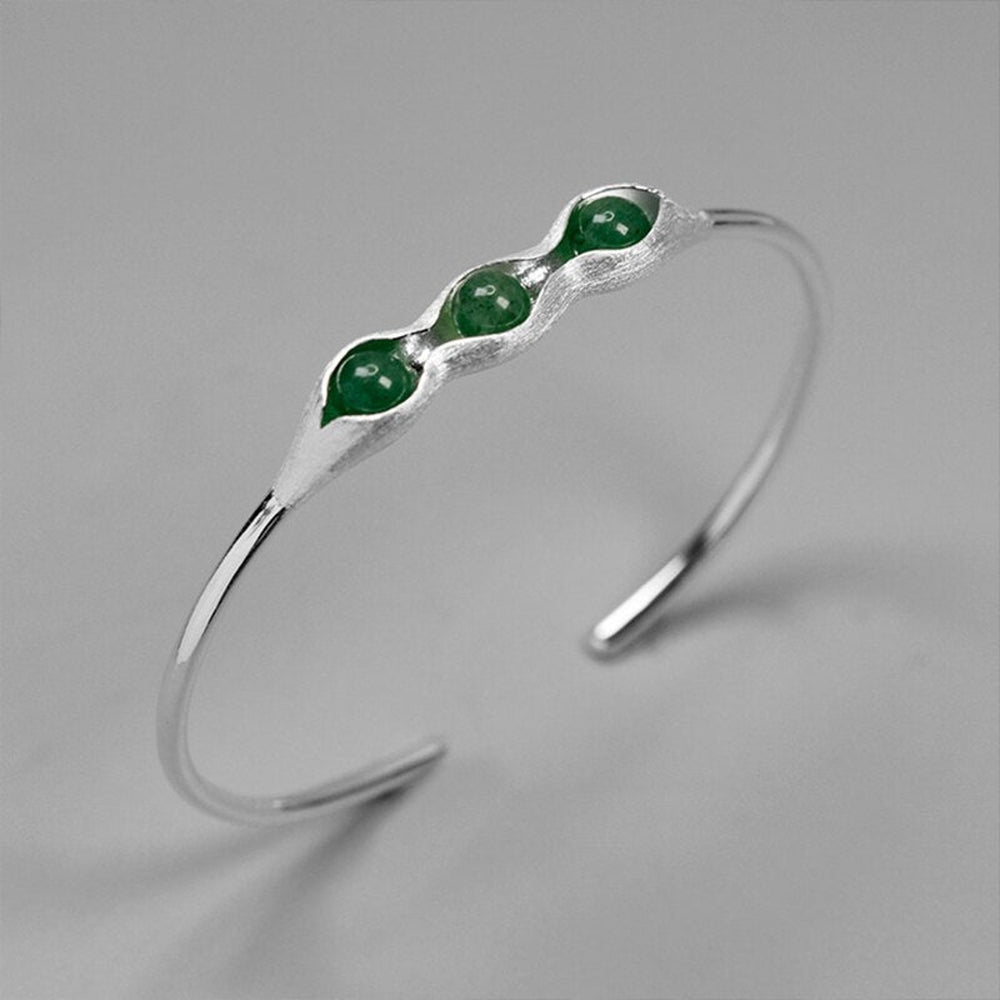 Bangle-With-Pea-Pod-Design-By-Yonandole_3