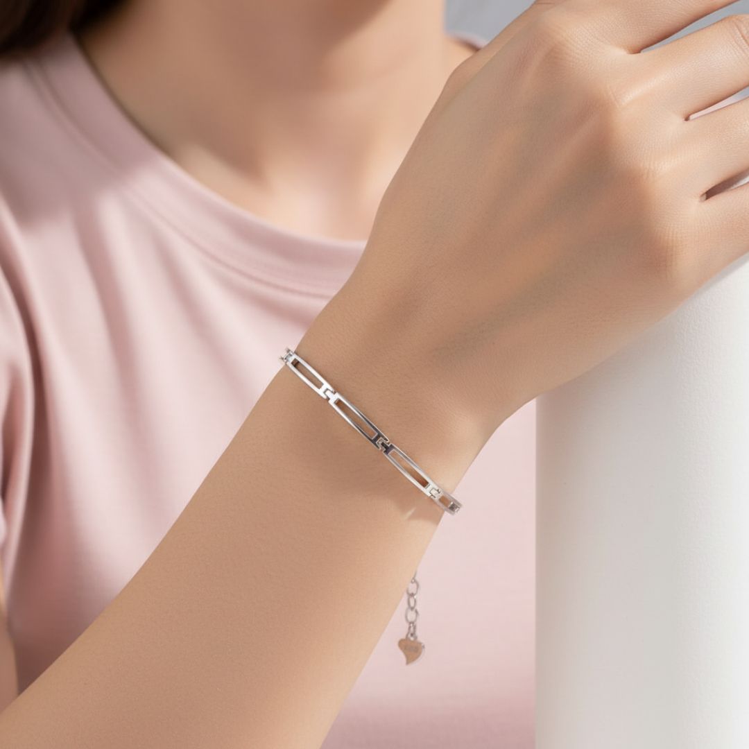 Bracelet-With-Elongated-Rectangular-Links-By-Yonandole_2