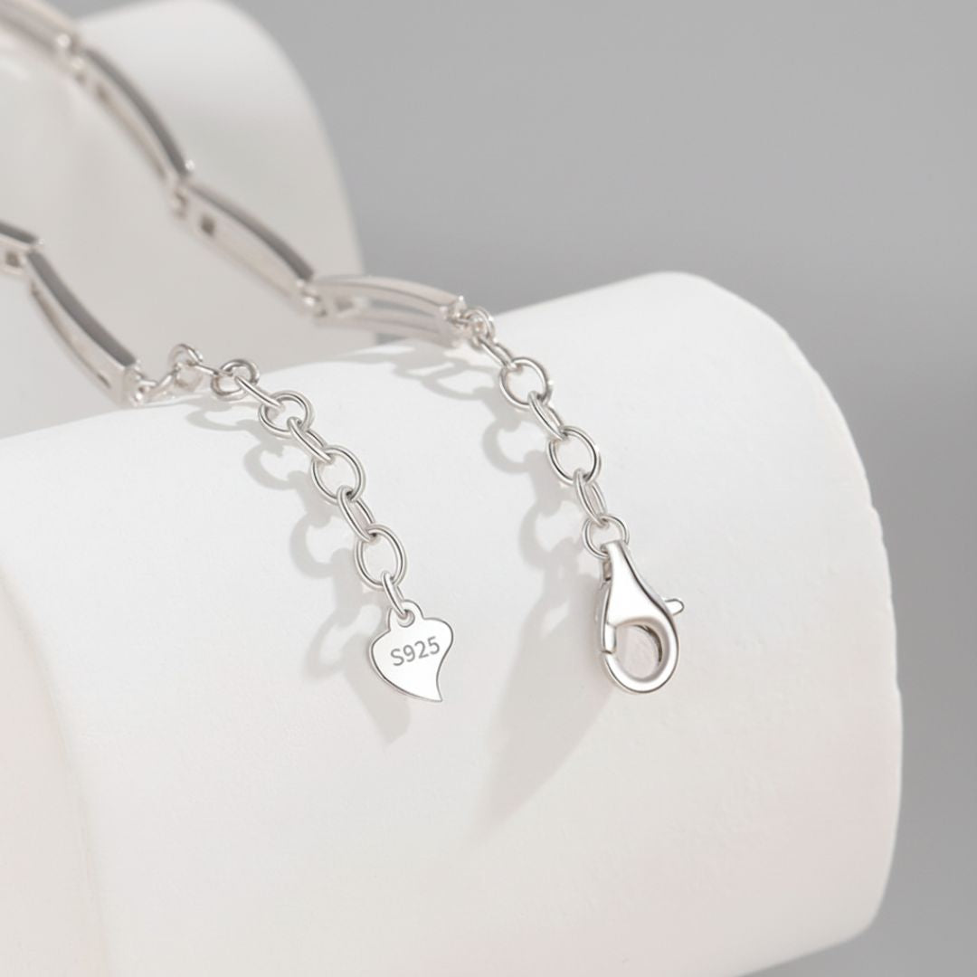 Bracelet-With-Elongated-Rectangular-Links-By-Yonandole_3