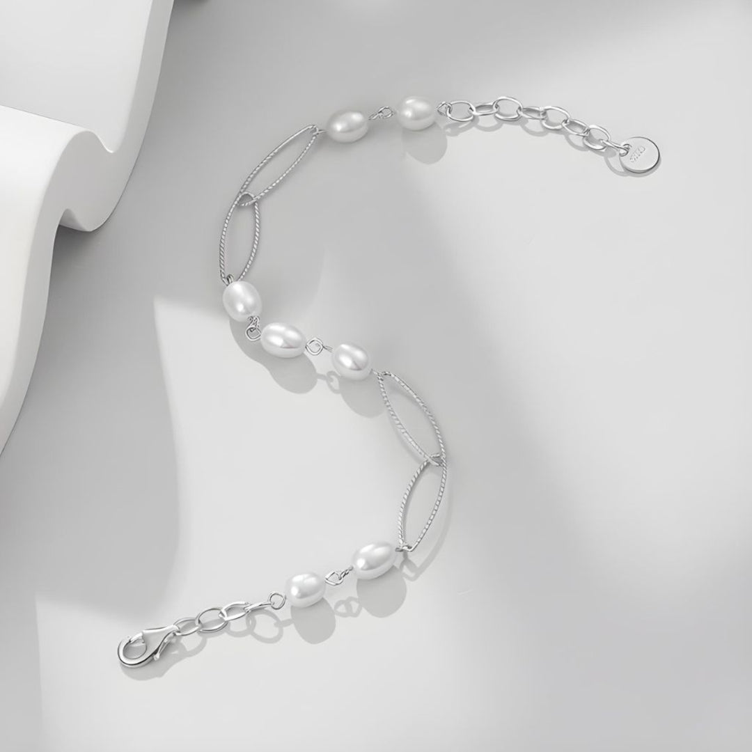 Bracelet-With-Oval-Links-And-Pearls-By-Yonandole_3