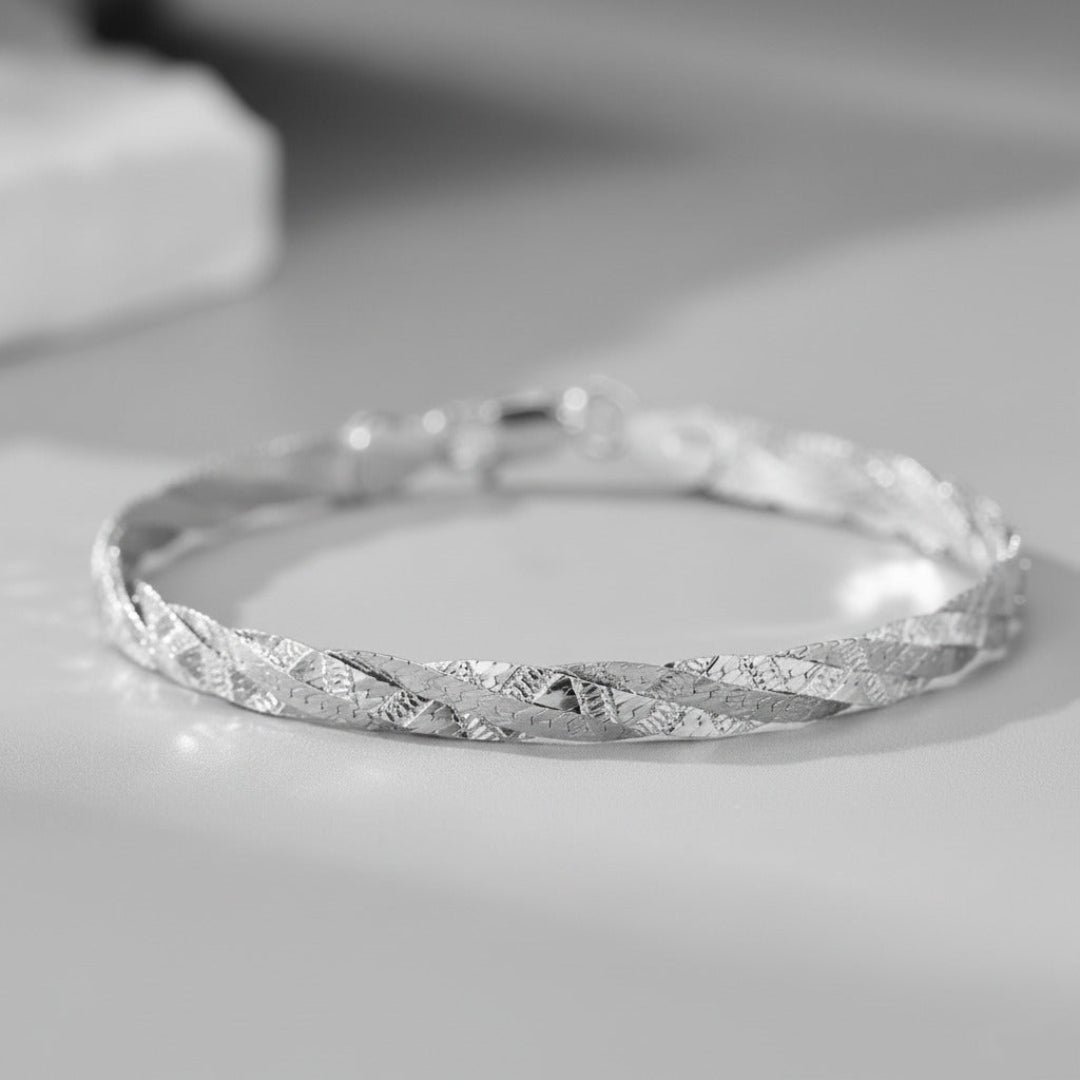 Bracelet-With-Textured-Braid-Pattern-By-Yonandole_2 