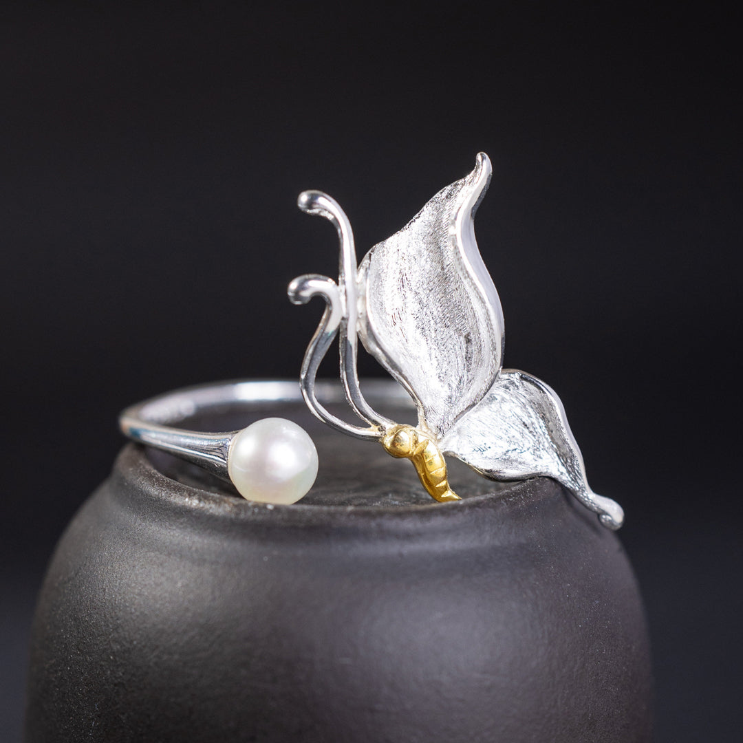 Butterfly-Ring-With-Pearl-By-Yonandole_1