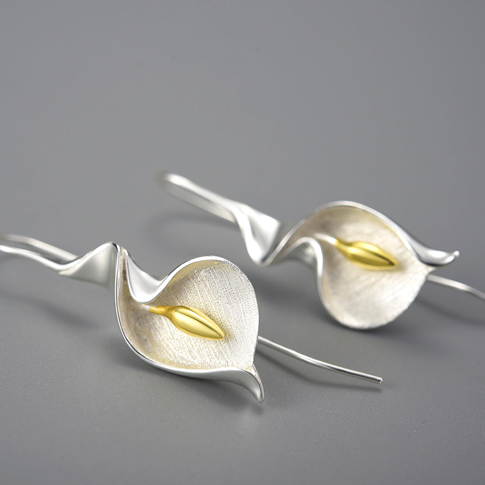 
                      
                        Calla-Lily-Earrings-By-Yonandole_2
                      
                    