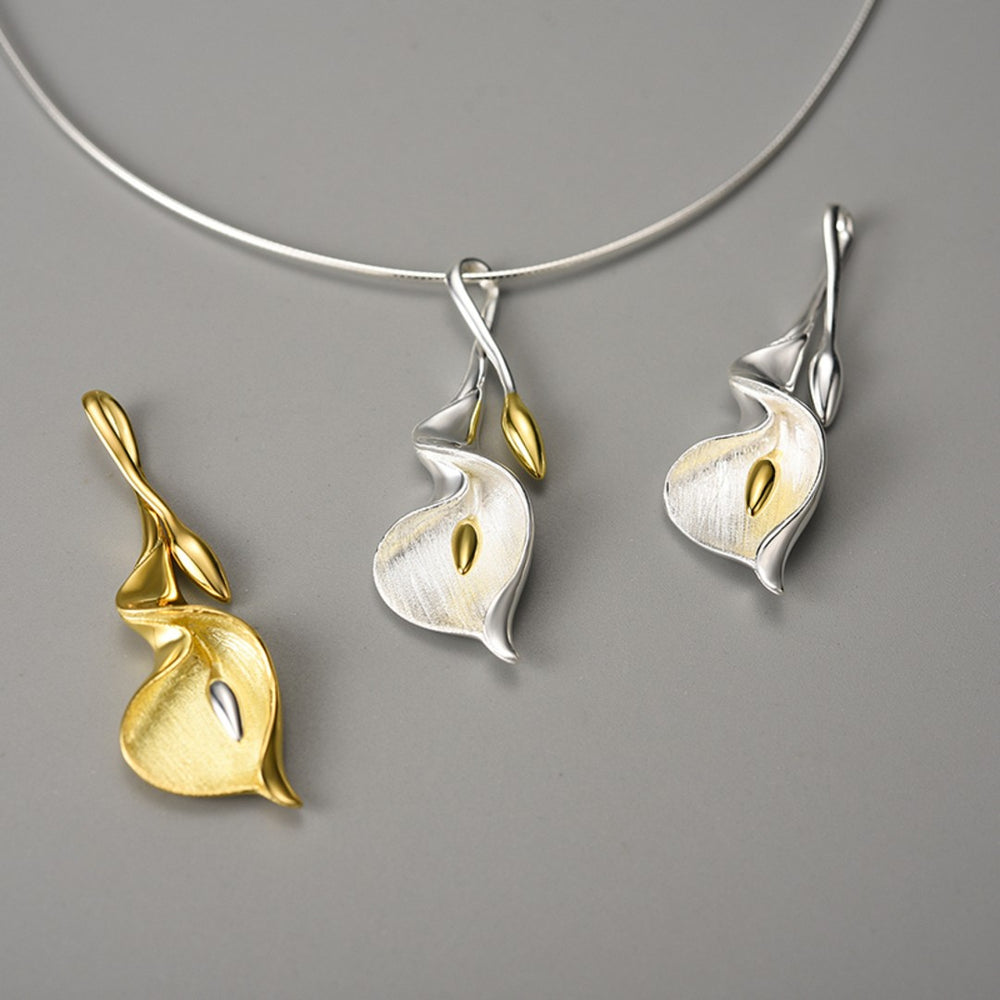 
                  
                    Calla-Pendant-By-Yonandole_10
                  
                