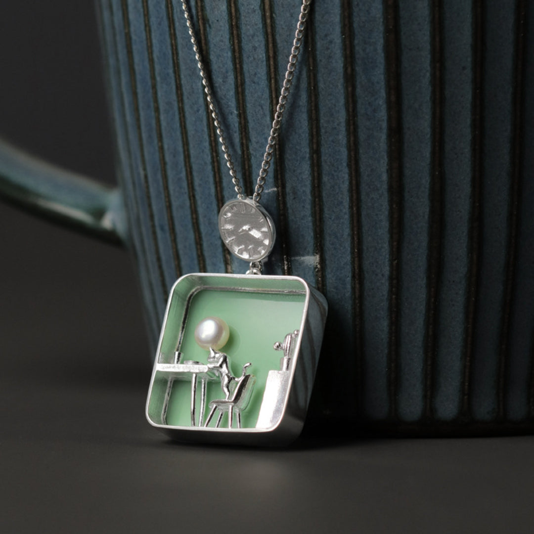 Cat-At-Home-Pendant-By-Yonandole_4c
