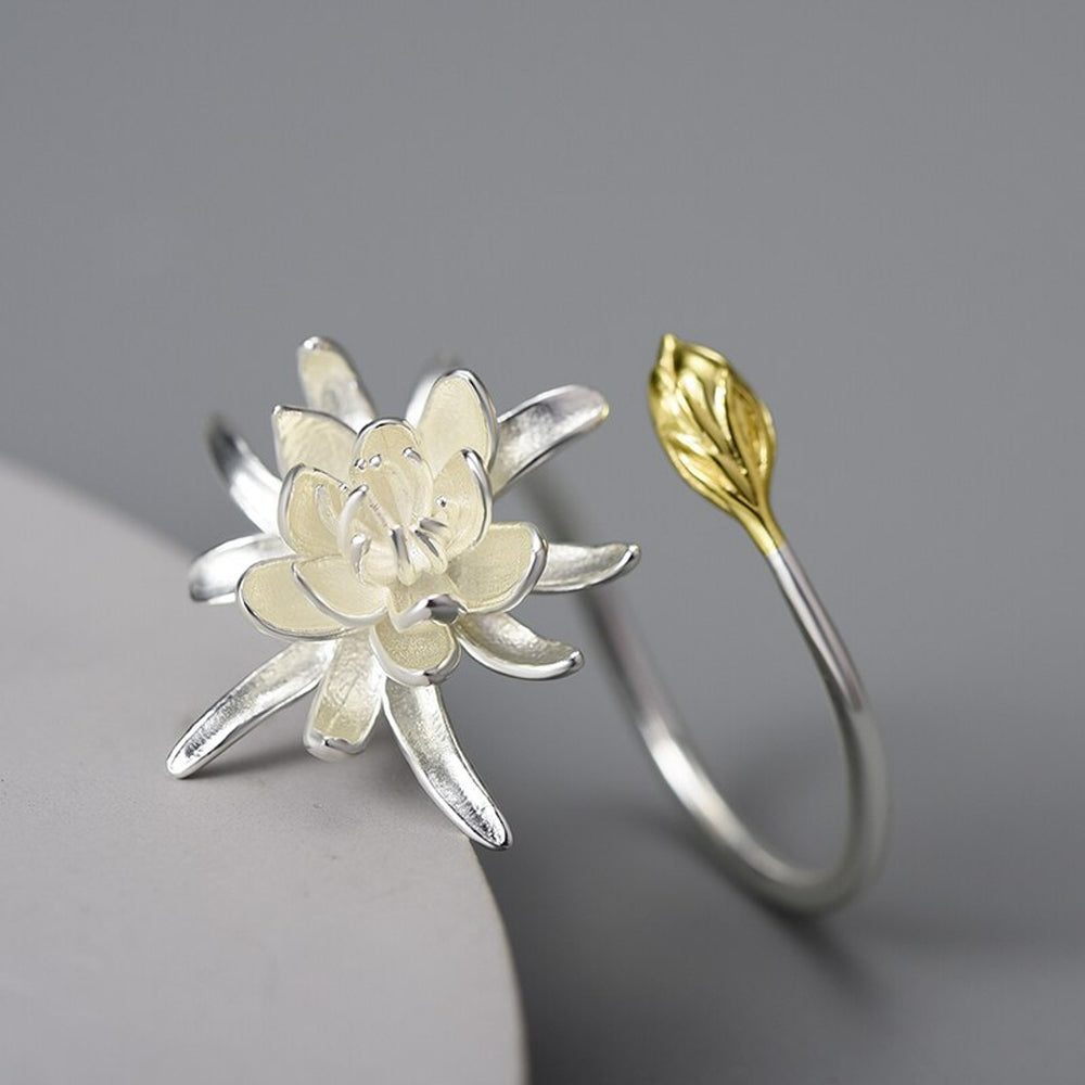 
                      
                        Cereus-Flower-Ring-By-Yonandole_2
                      
                    