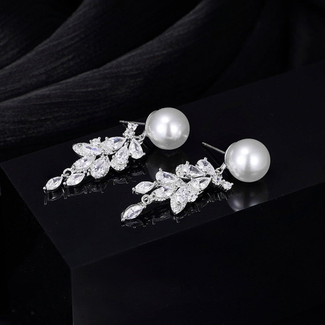 Chandelier-Earrings-With-Shell-Pearl-And-Zirconia-By-Yonandole_6