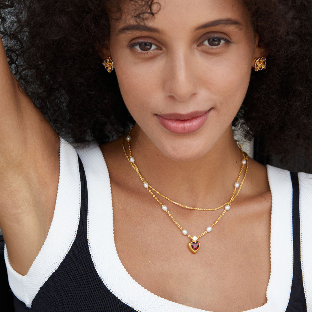 Clavicle-Necklace-With-White-Freshwater-Pearls-By-Yonandole_1