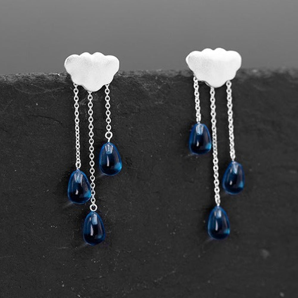 
                      
                        Cloud-Earrings-With-Crystal-Drops-By-Yonandole_3
                      
                    