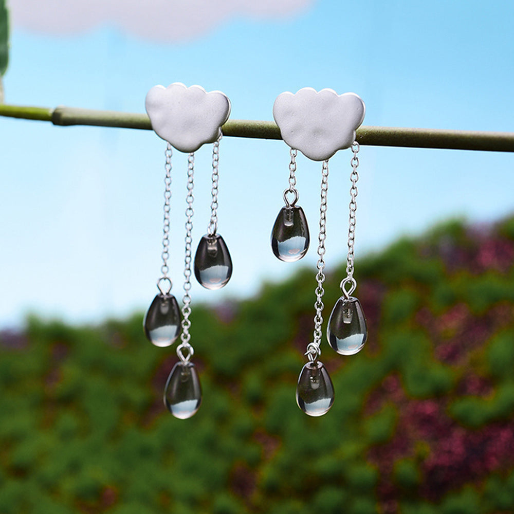 
                      
                        Cloud-Earrings-With-Crystal-Drops-By-Yonandole_7
                      
                    