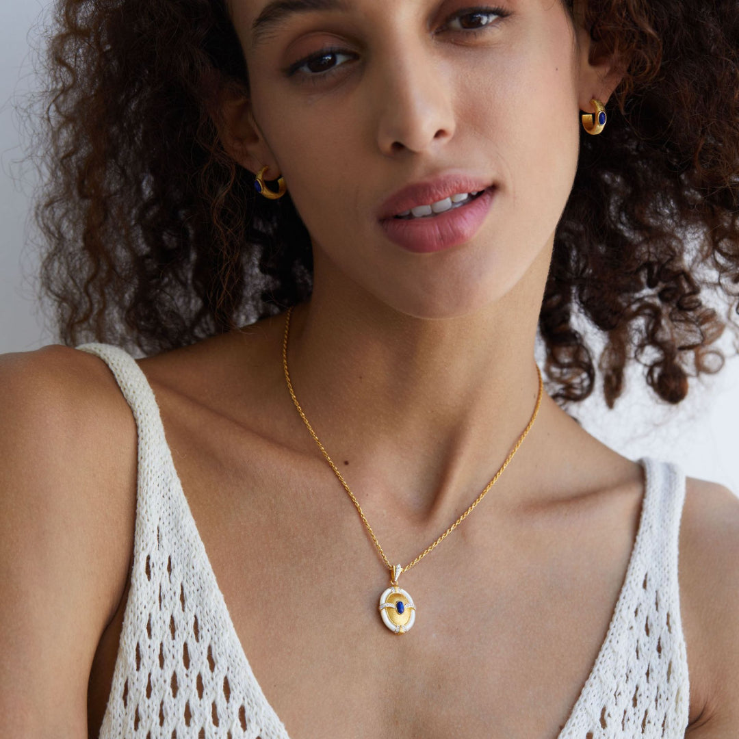 Cord-Necklace-With-Oval-Shell-Pendant-By-Yonandole_2