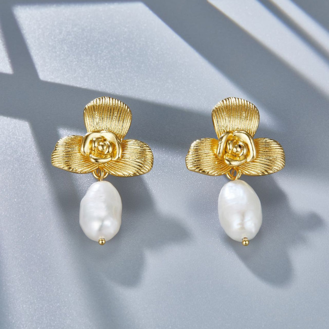 Dangle-Earrings-With-Flower-And-Baroque-Pearl-By-Yonandole_10