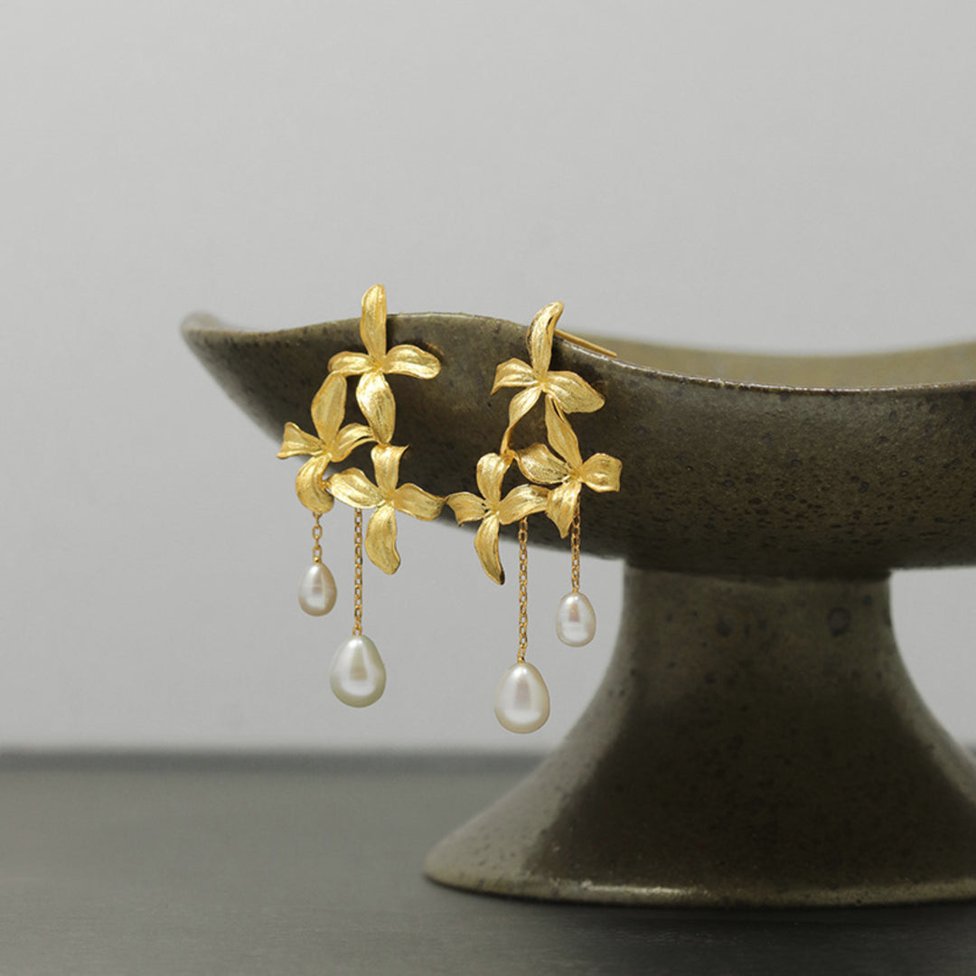 Dangle-Earrings-With-Lilac-Flowers-And-Pearls-By-Yonandole_8
