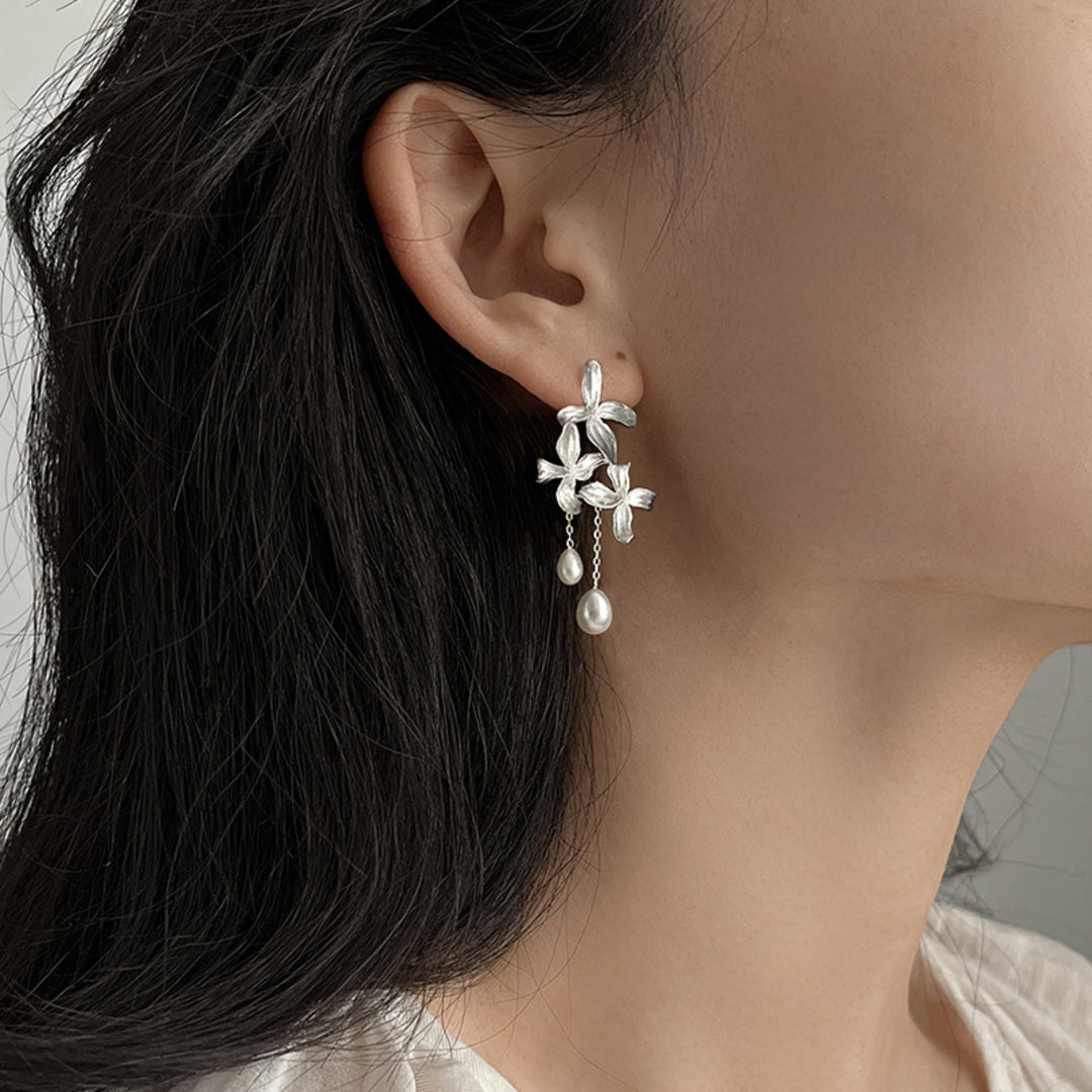 Dangle-Earrings-With-Lilac-Flowers-And-Pearls-By-Yonandole_9