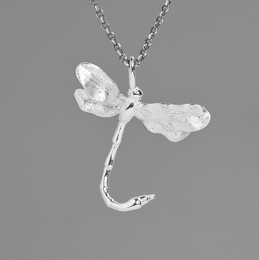 Dragonfly-Pendant-By-Yonandole_3