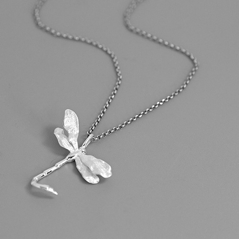 
                      
                        Dragonfly-Pendant-By-Yonandole_5
                      
                    