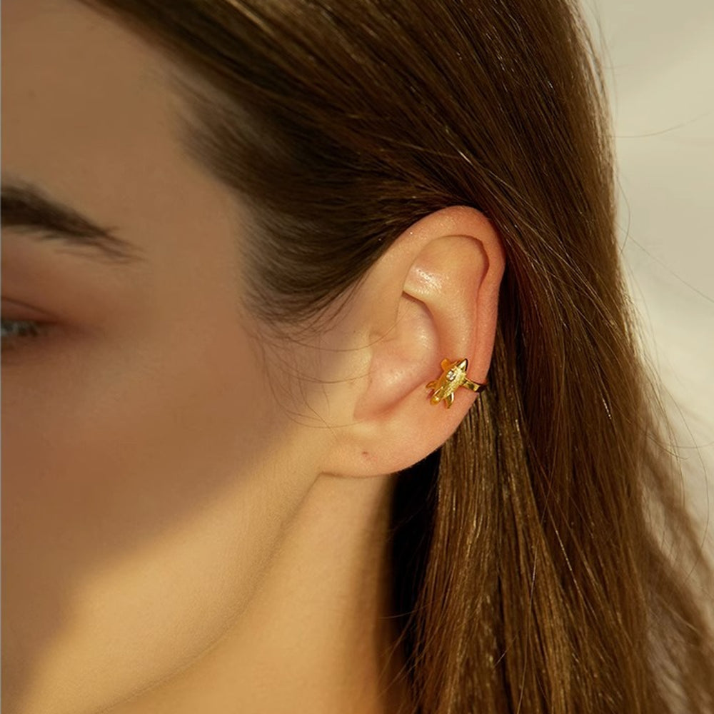 
                  
                    Ear-Cuff-Earrings-With-Tiny-Rocket-By-Yonandole_6
                  
                