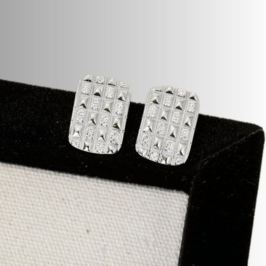 Earrings-With-Geometric-Pattern-And-Zirconia-By-Yonandole_0