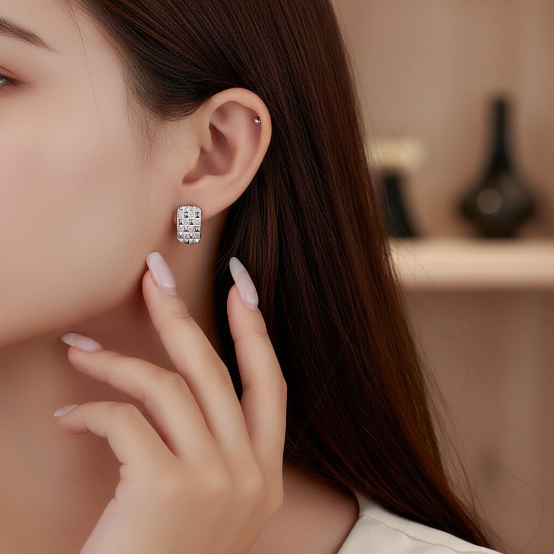 Earrings-With-Geometric-Pattern-And-Zirconia-By-Yonandole_2