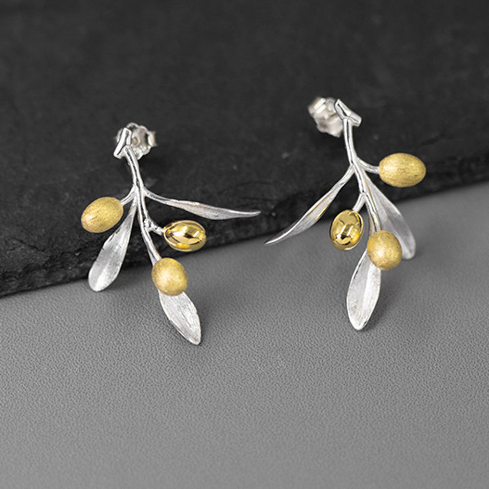 
                  
                    Earrings-With-Olive-Branch-By-Yonandole_14
                  
                