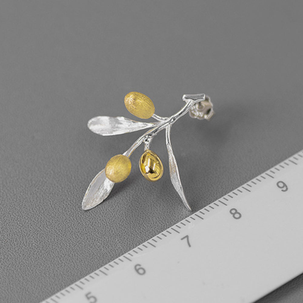 
                  
                    Earrings-With-Olive-Branch-By-Yonandole_17
                  
                