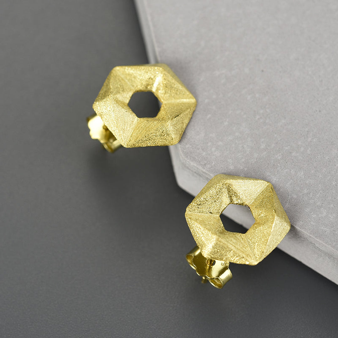 Earrings-With-Stereoscopic-Hexagon-By-Yonandole_1