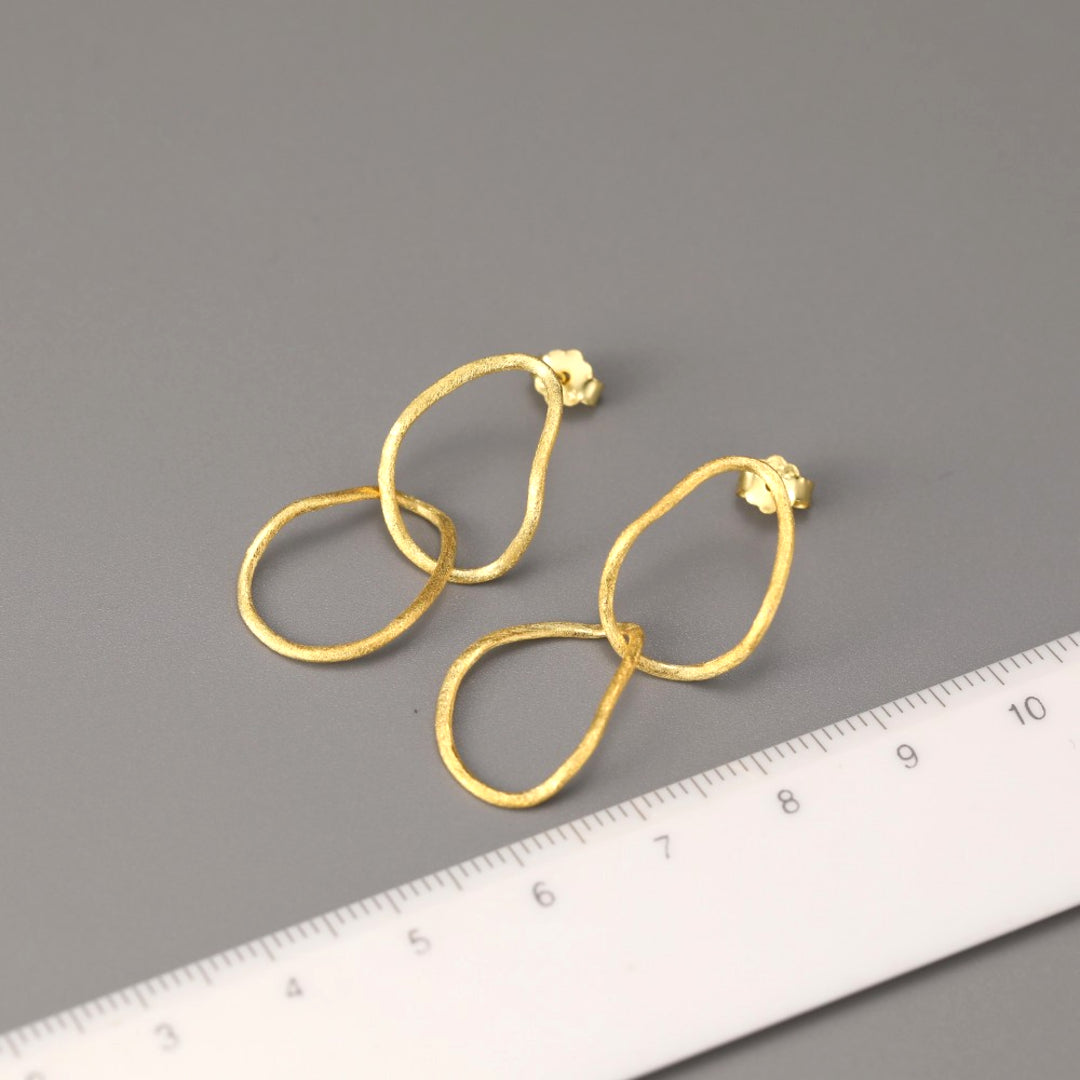 Earrings-With-Two-Irregular-Shaped-Interlocked-Circles-By-Yonandole_3