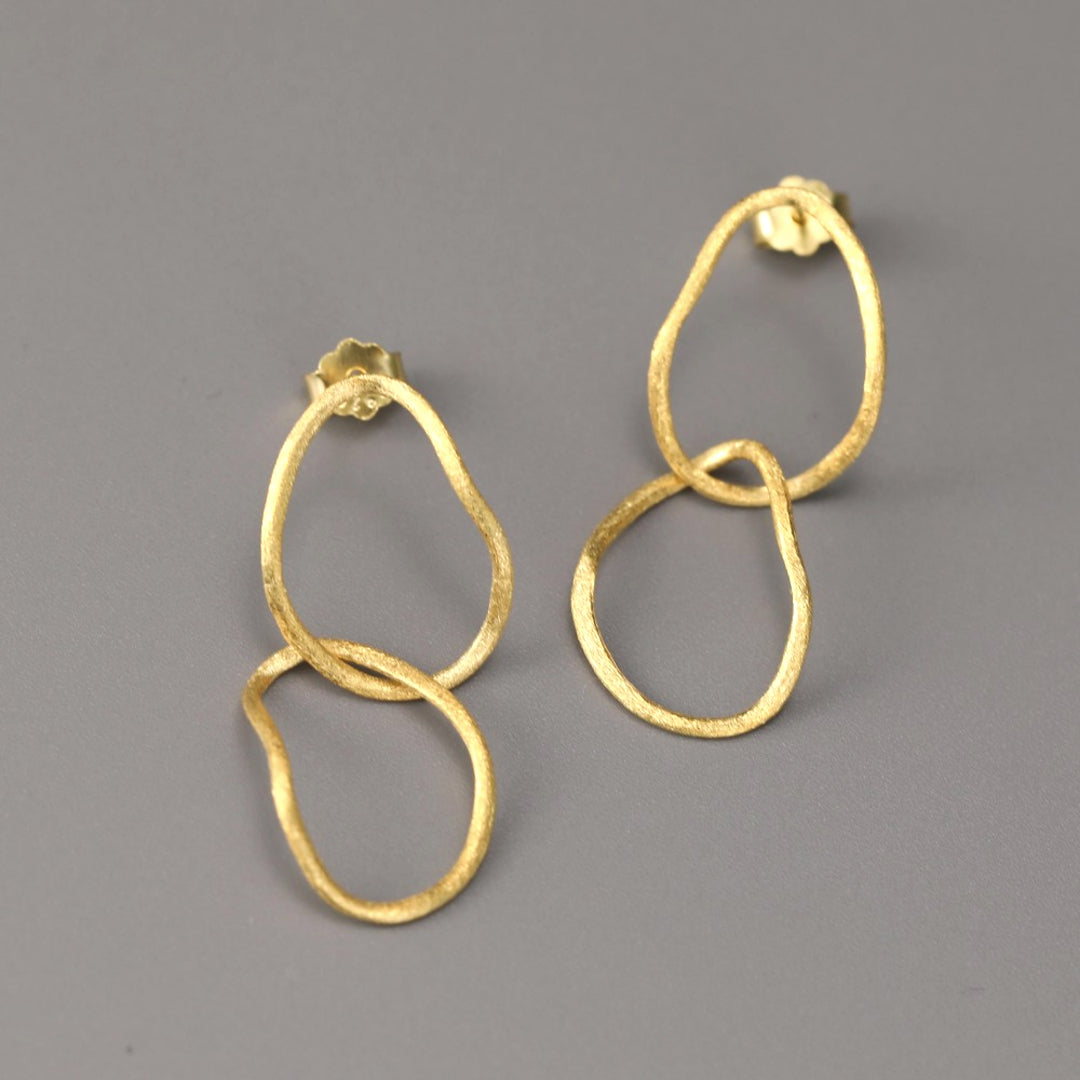 Earrings-With-Two-Irregular-Shaped-Interlocked-Circles-By-Yonandole_4