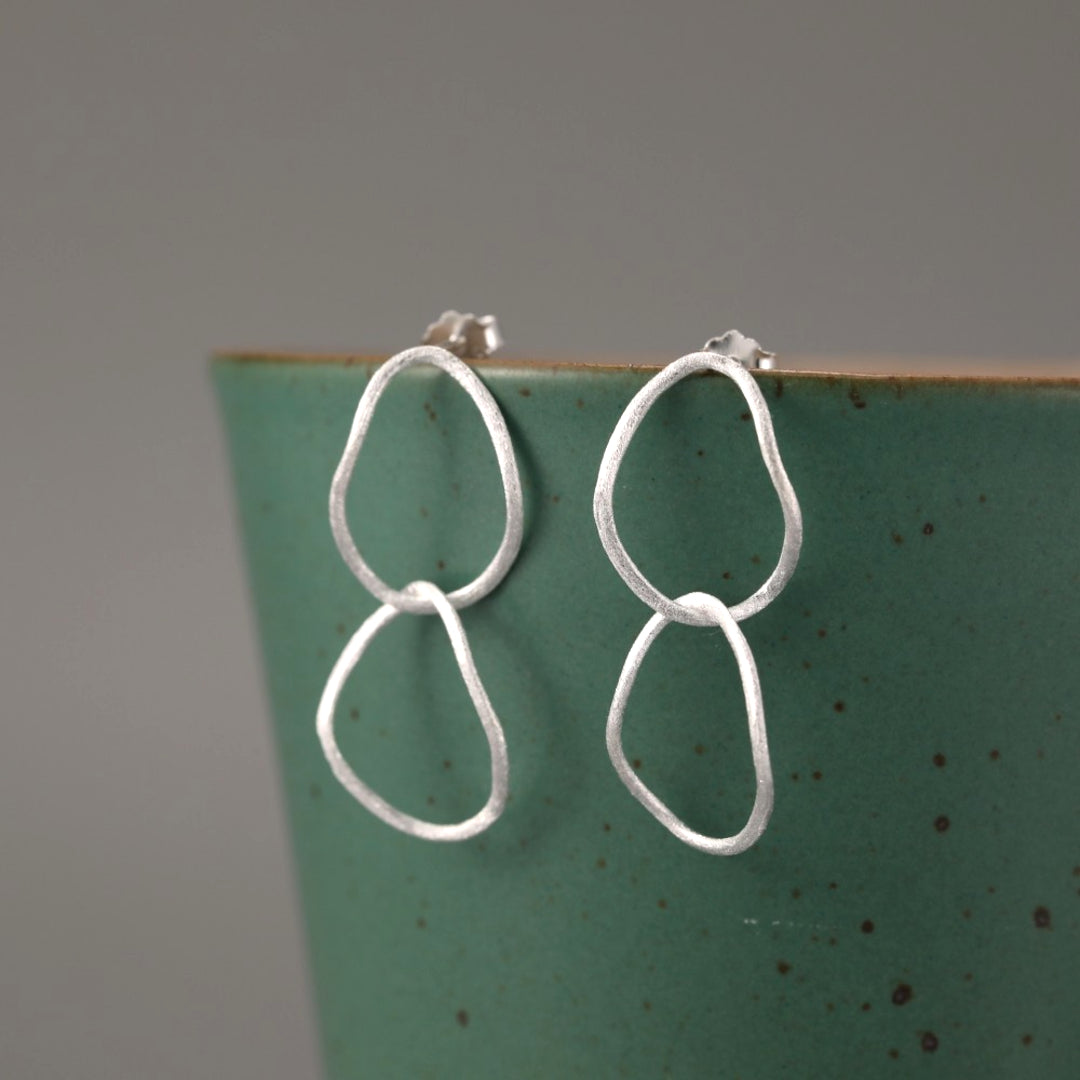 Earrings-With-Two-Irregular-Shaped-Interlocked-Circles-By-Yonandole_5