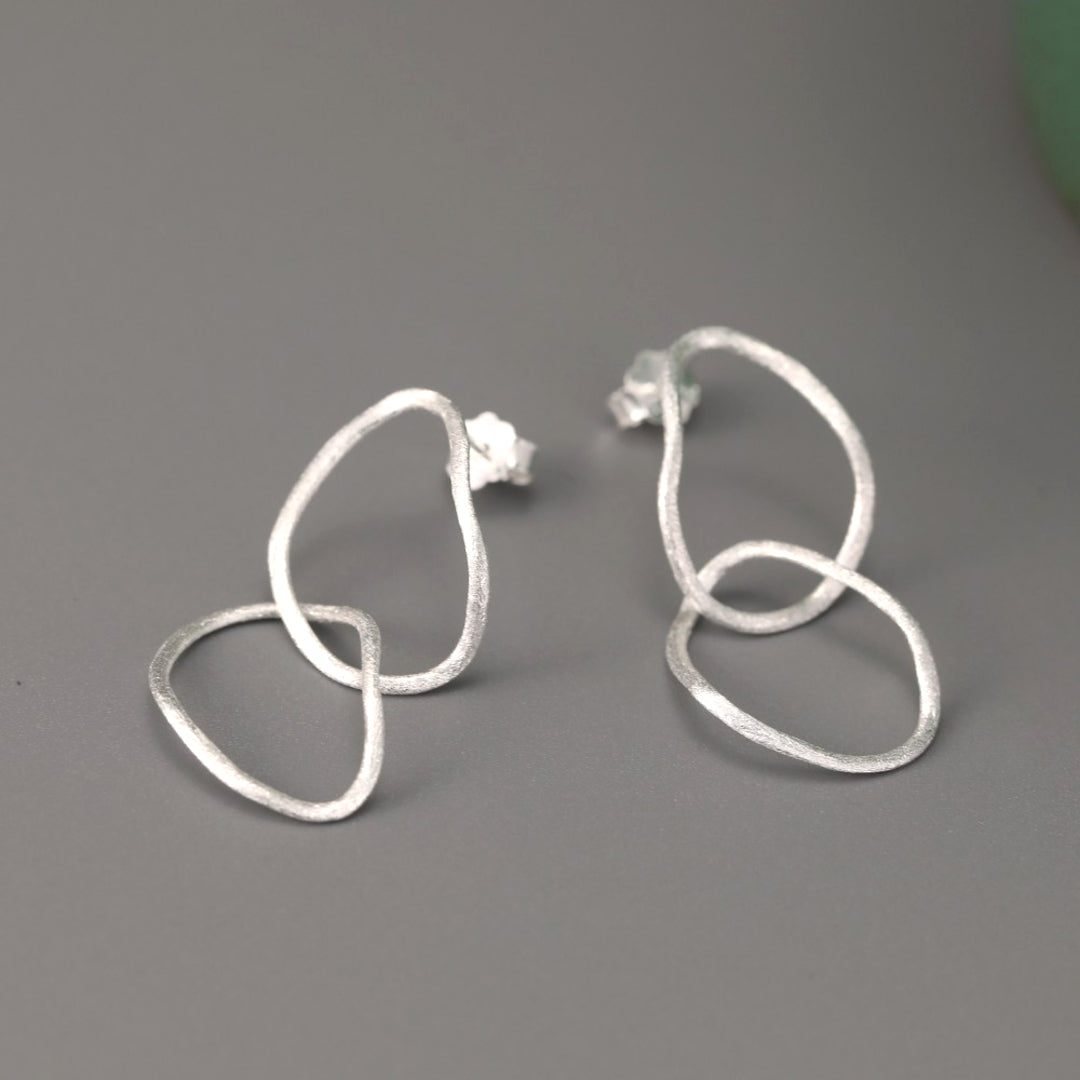 Earrings-With-Two-Irregular-Shaped-Interlocked-Circles-By-Yonandole_6