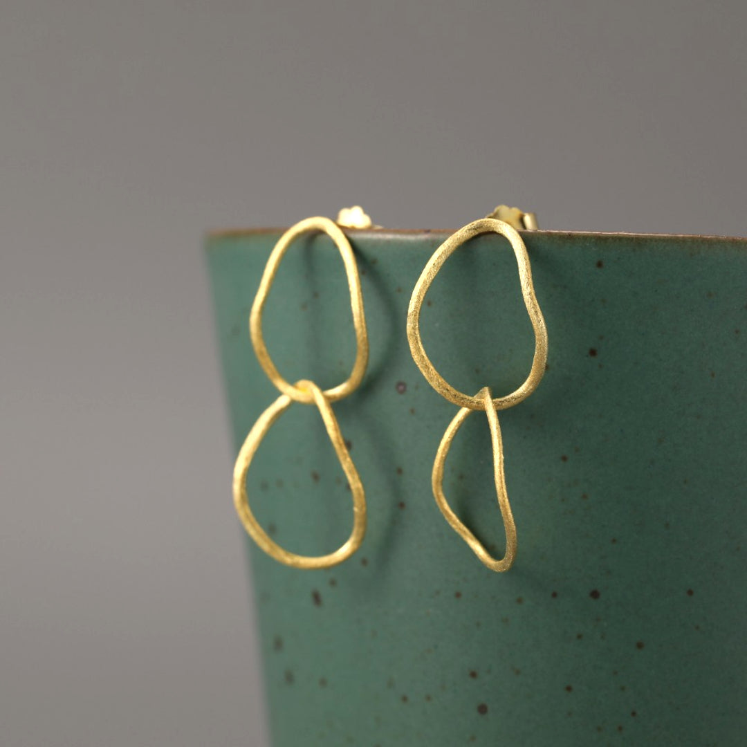 Earrings-With-Two-Irregular-Shaped-Interlocked-Circles-By-Yonandole_7