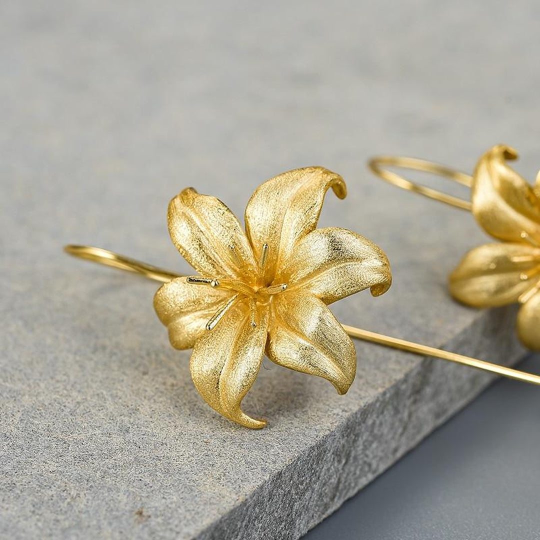 Elegant-Lily-Earrings-By-Yonandole_3