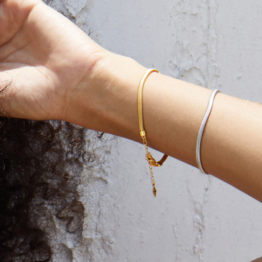 Flat-Snake-Bone-Bracelet-By-Yonandole_9