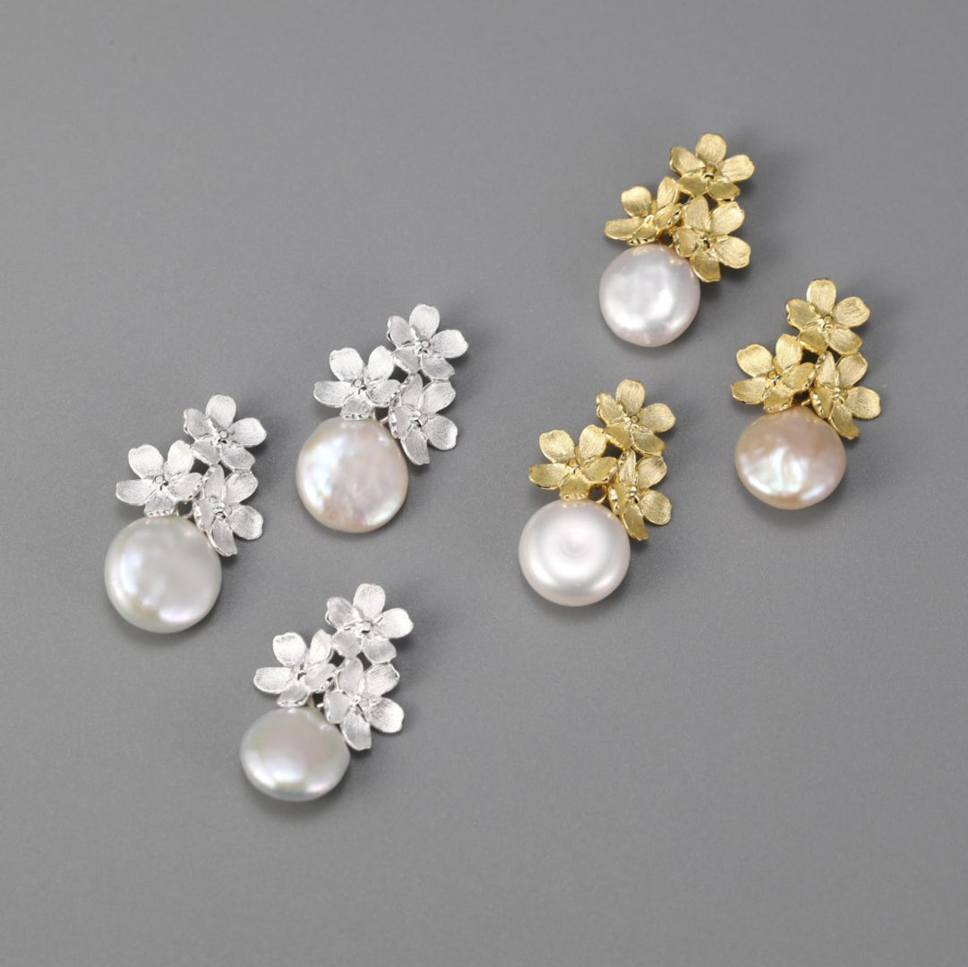 Forget-Me-Not-Pendant-With-Baroque-Pearl-By-Yonandole_6