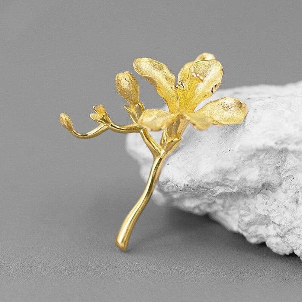 
                  
                    Freesia-Brooch-By-Yonandole_8
                  
                